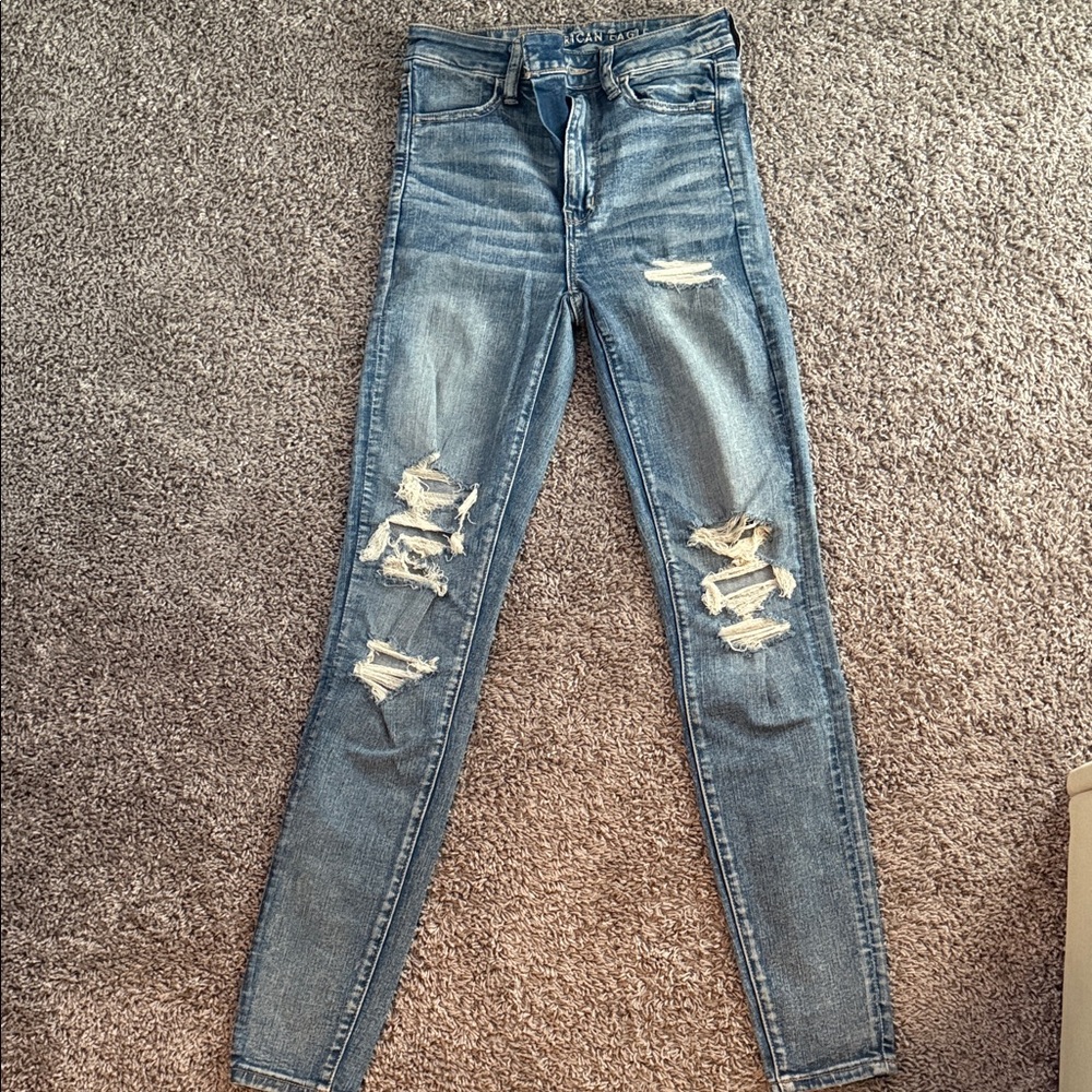 American Eagle Outfitters Light Blue Distressed Skinny Jeans